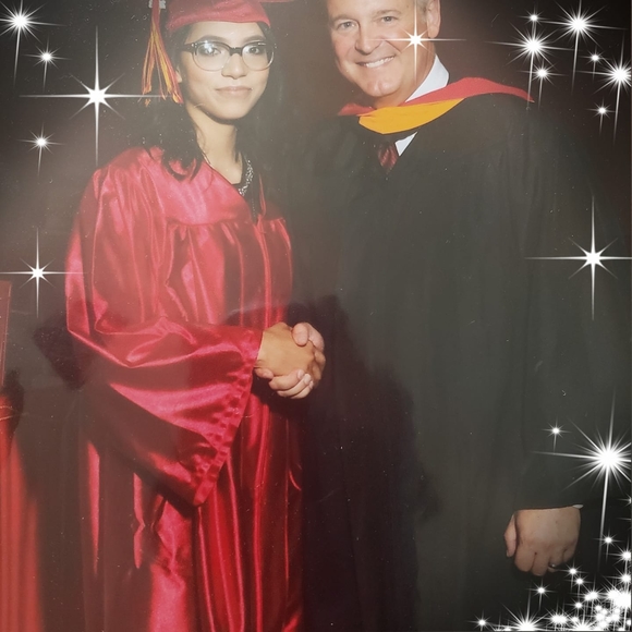 Meet your Posher, Claudia - Picture 1 of 1